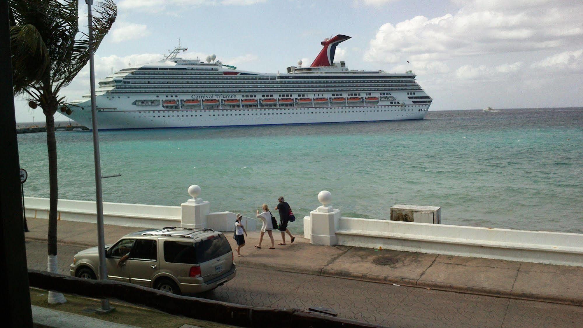 Safari Inn Cozumel Exterior photo
